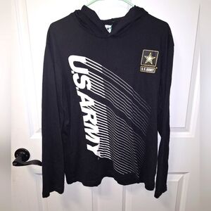 A US Army long sleeve black hoodie in a men's size large with a US army star.